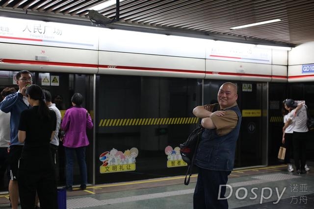 百度胖老师吧上海市公 安局轨道交通分局石宇玉老师求救 微信抖音快手百度**百科图片视频知道搜索上海胖老师 ...