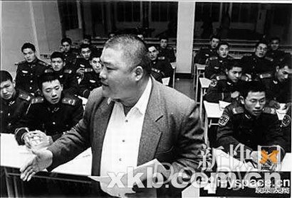 百度胖老师吧上海市公 安局轨道交通分局石宇玉老师求救 微信抖音快手百度**百科图片视频知道搜索上海胖老师 ...